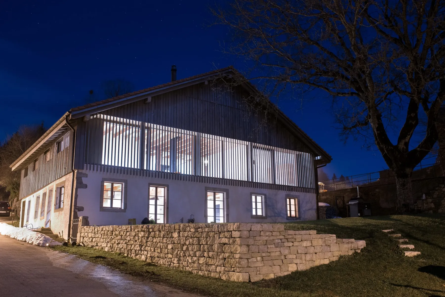 Ferme du XVIIIe siècle rénovée, de nuit